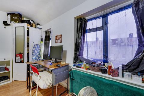 39 Barnmead Road, Dagenham, RM9 5DU