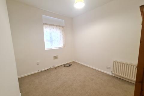 2 bedroom flat to rent, High Road, Willenhall, WV12 4JN