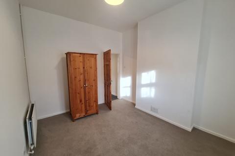 2 bedroom flat to rent, High Road, Willenhall, WV12 4JN