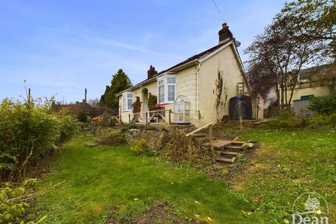 2 bedroom detached bungalow for sale, Morse Lane, Drybrook