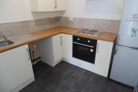 Studio to rent, Flat 2, 3 Oldfield Lane, Heckmondwike, WF16 0JH