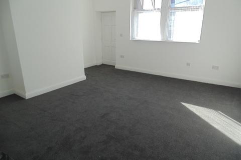 Studio to rent, Flat 2, 3 Oldfield Lane, Heckmondwike, WF16 0JH