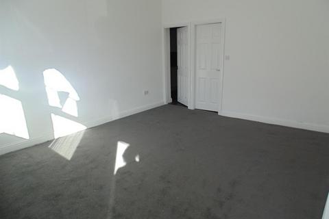 Studio to rent, Flat 2, 3 Oldfield Lane, Heckmondwike, WF16 0JH