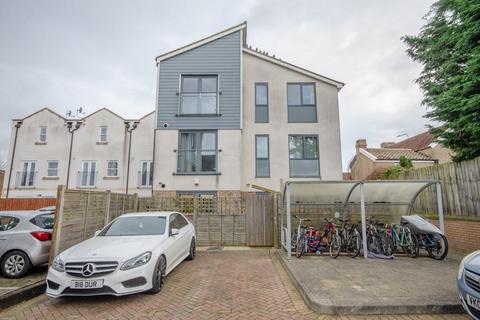 2 bedroom flat for sale, St Martins Court, Portland Street, Staple Hill, Bristol, BS16 4DT