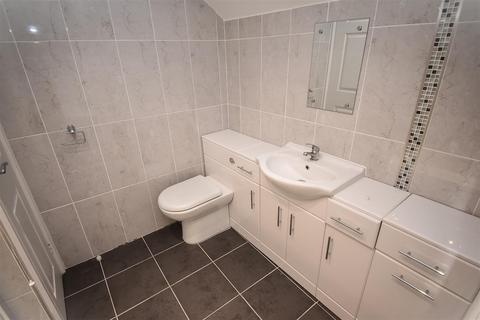 Studio to rent, Flat 6 Eley Court, Halesowen Street, Rowley Regis