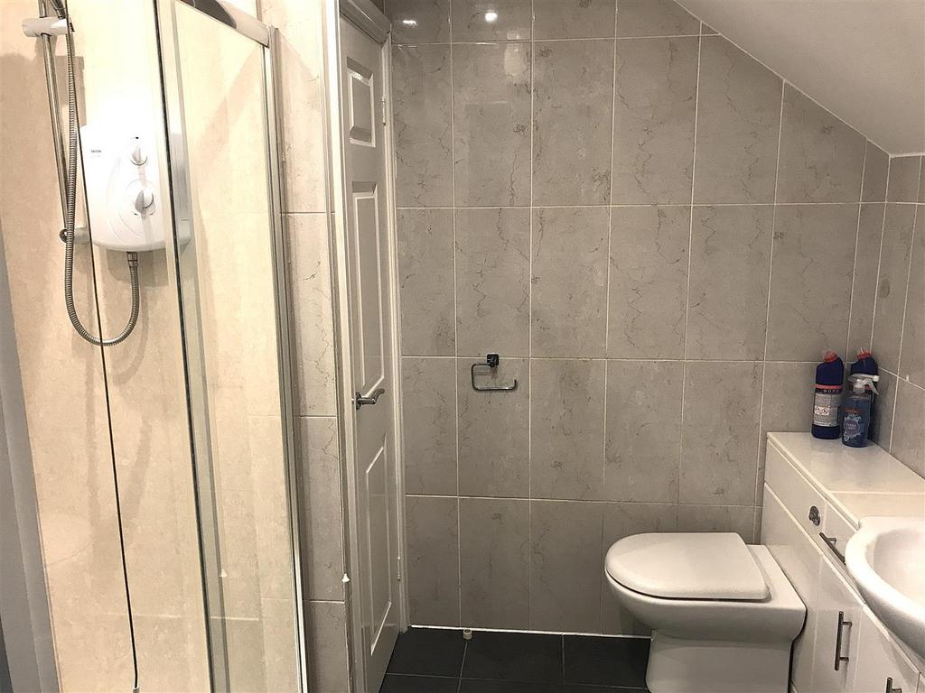 Bathroom 2.JPG