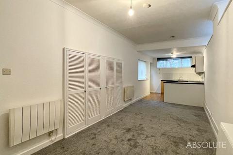 Studio to rent, Fore Street, St. Marychurch, TQ1