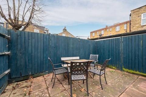 2 bedroom flat for sale, Cavendish Road, Clapham South, London, SW12