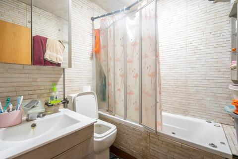83 Stubbs Point, London, E13 8JN