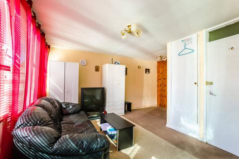 3 bedroom maisonette for sale, John Barnes Walk, Stratford, London, E15