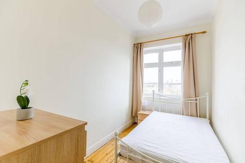 2 bedroom flat to rent, Fulham High Street, Bishop's Park, London, SW6