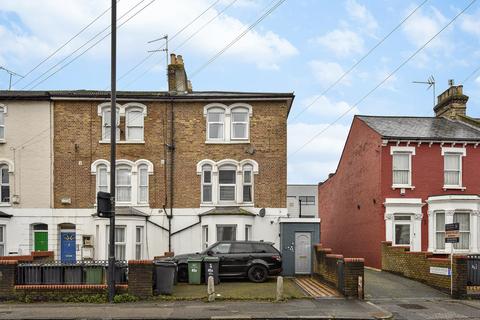 4 bedroom flat for sale, Hornsey Park Road, London, N8