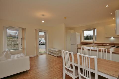 2 bedroom apartment to rent, KIDLINGTON EPC RATING B