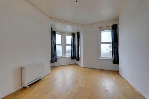 1 bedroom flat for sale, Brighton Road, Worthing BN11