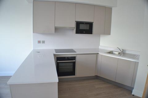 Studio to rent, Kings Reach, Reading RG1