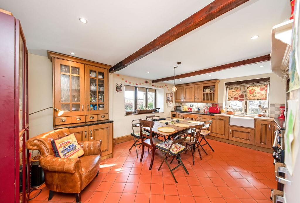 Living dining kitchen