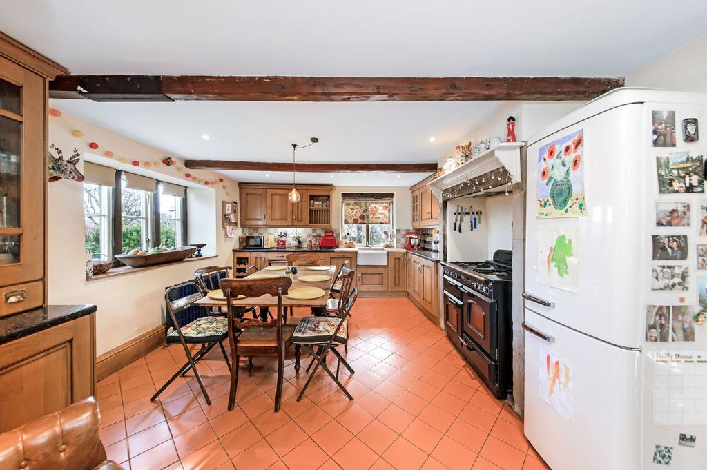Living dining kitchen
