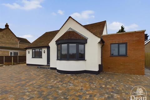 4 bedroom detached bungalow for sale, Orchard Road, Coleford