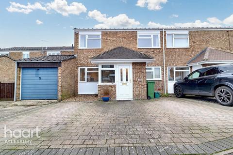 3 bedroom terraced house to rent, Hampden Road, Aylesbury