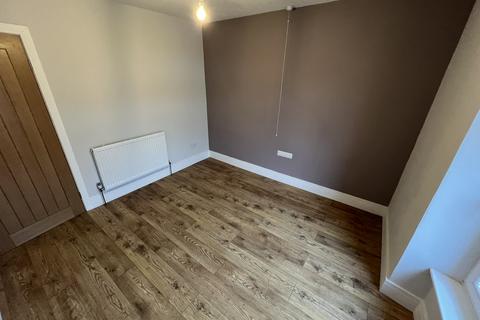 2 bedroom flat to rent, Richmond Terrace, Carmarthen, Carmarthenshire