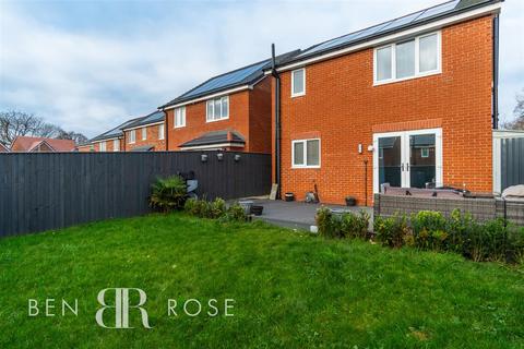 3 bedroom detached house for sale, Plover Close, Preston PR4