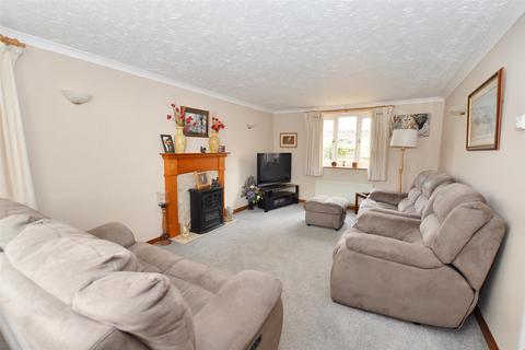 4 bedroom detached house for sale, Broomhill, East runton