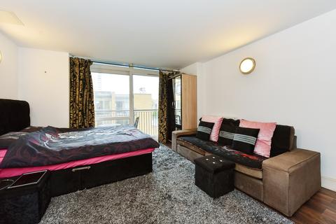 1 bedroom flat for sale, Gainsborough House, London E14