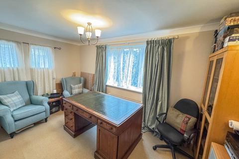 4 bedroom semi-detached house for sale, Brookside Estate, Oxford OX44