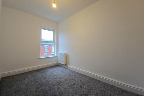 3 bedroom end of terrace house to rent, Wren Grove, Blackpool