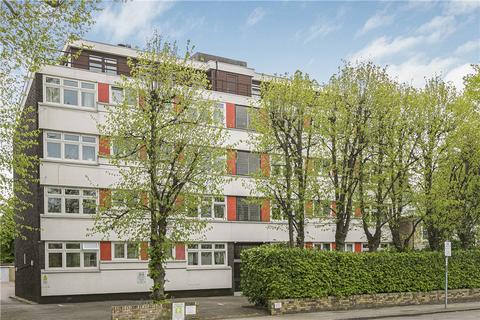 Studio to rent, Shelburne Court, 3 Carlton Drive, London, SW15