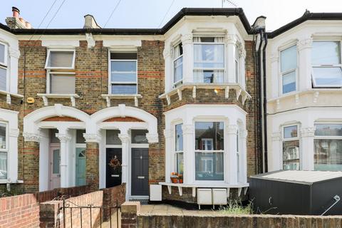 2 bedroom flat to rent, Theodore Road, Hither Green , London, SE13