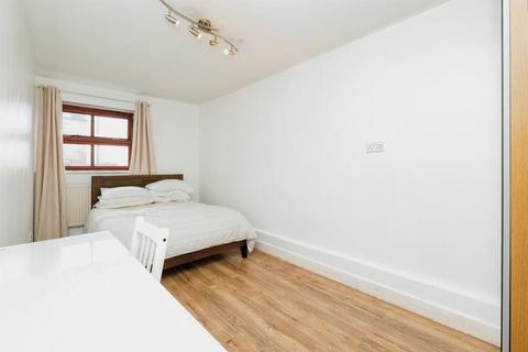 1 bedroom flat to rent, London, SW9