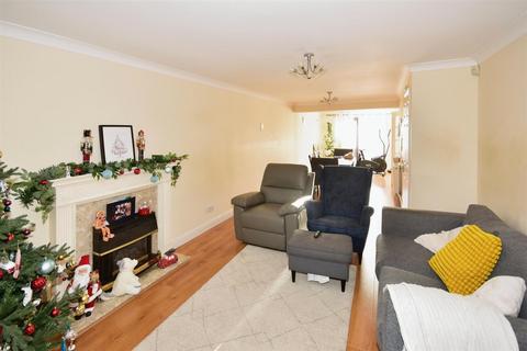 5 bedroom detached house for sale, Timberdene Avenue, Ilford IG6