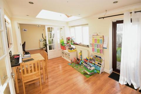 6 Timberdene Avenue, Ilford, IG6 2LS