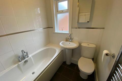 3 bedroom house to rent, Cromwell Road, Stretford, Manchester