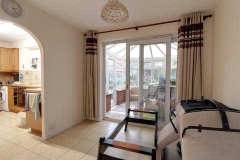 3 bedroom terraced house for sale, Featherston Road, Stevenage SG2