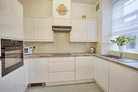 2 bedroom apartment for sale, Deercote Court, Cheshunt EN8