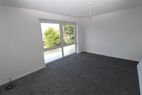 2 bedroom flat to rent, Kenilworth, Newcastle Upon Tyne