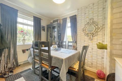 3 bedroom semi-detached house for sale, Whickham Road, Hebburn, Tyne and Wear, NE31 1QU