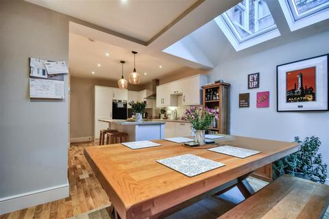 9 Cameron Grove, York, YO23 1LE