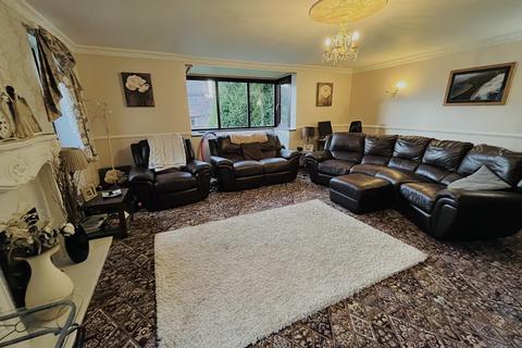 4 bedroom bungalow for sale, Chaffinch Close, Scunthorpe