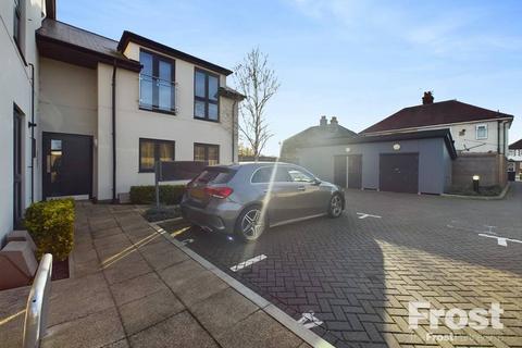 Flat 1, 16a York Way, Feltham, TW13 6AU