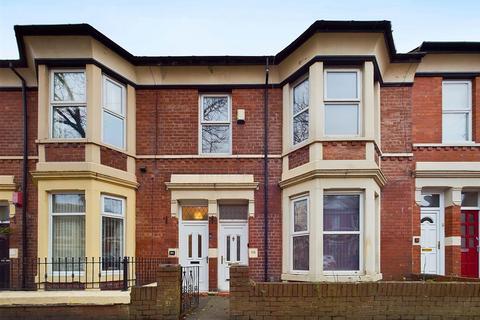 3 bedroom apartment for sale, Queen Alexandra Road, North Shields