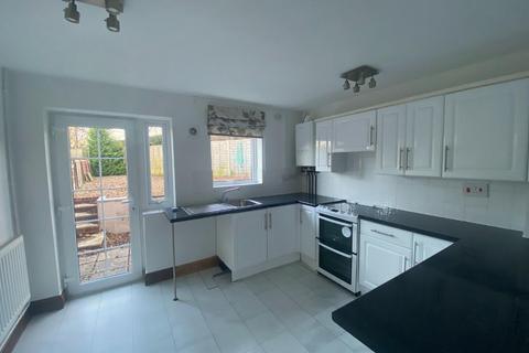 2 bedroom end of terrace house to rent, Blagrove Close, Street