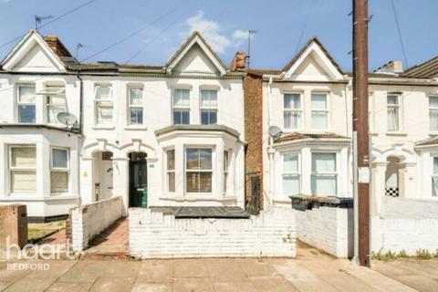 3 bedroom end of terrace house to rent, Preston Road, Bedford