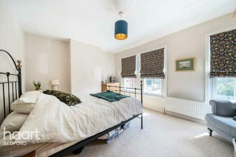 3 bedroom end of terrace house to rent, Preston Road, Bedford