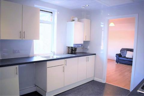 3 bedroom flat to rent, Rokeby Terrace, Newcastle upon Tyne NE6