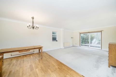 3 bedroom flat to rent, Madeley Road, London W5