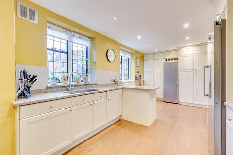 4 bedroom apartment to rent, Portsmouth Road, London, SW15