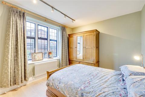 4 bedroom apartment to rent, Portsmouth Road, London, SW15